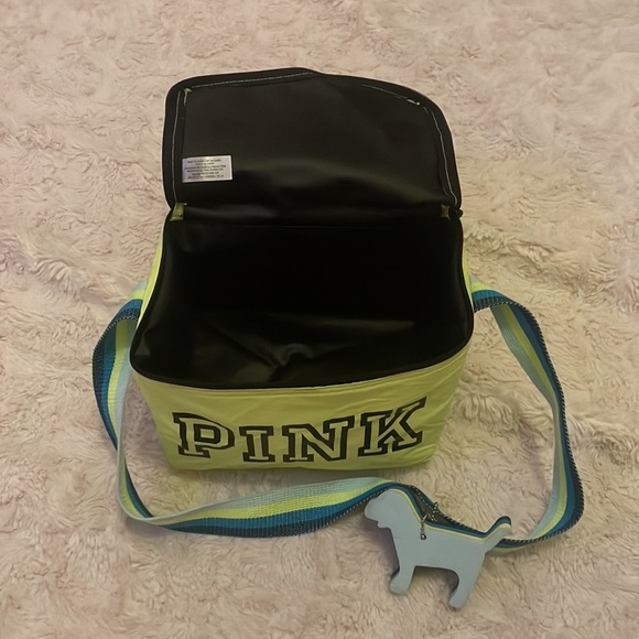 VS PINK Lunchbox - Picture 4 of 4
